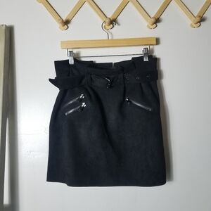 DEX BLACK SKIRT SIZE MEDIUM